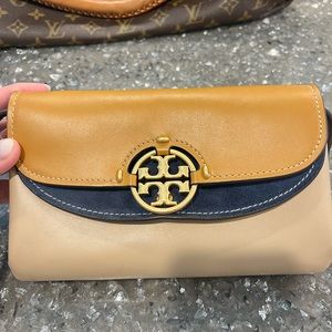 Like new Tory Burch cross body or clutch